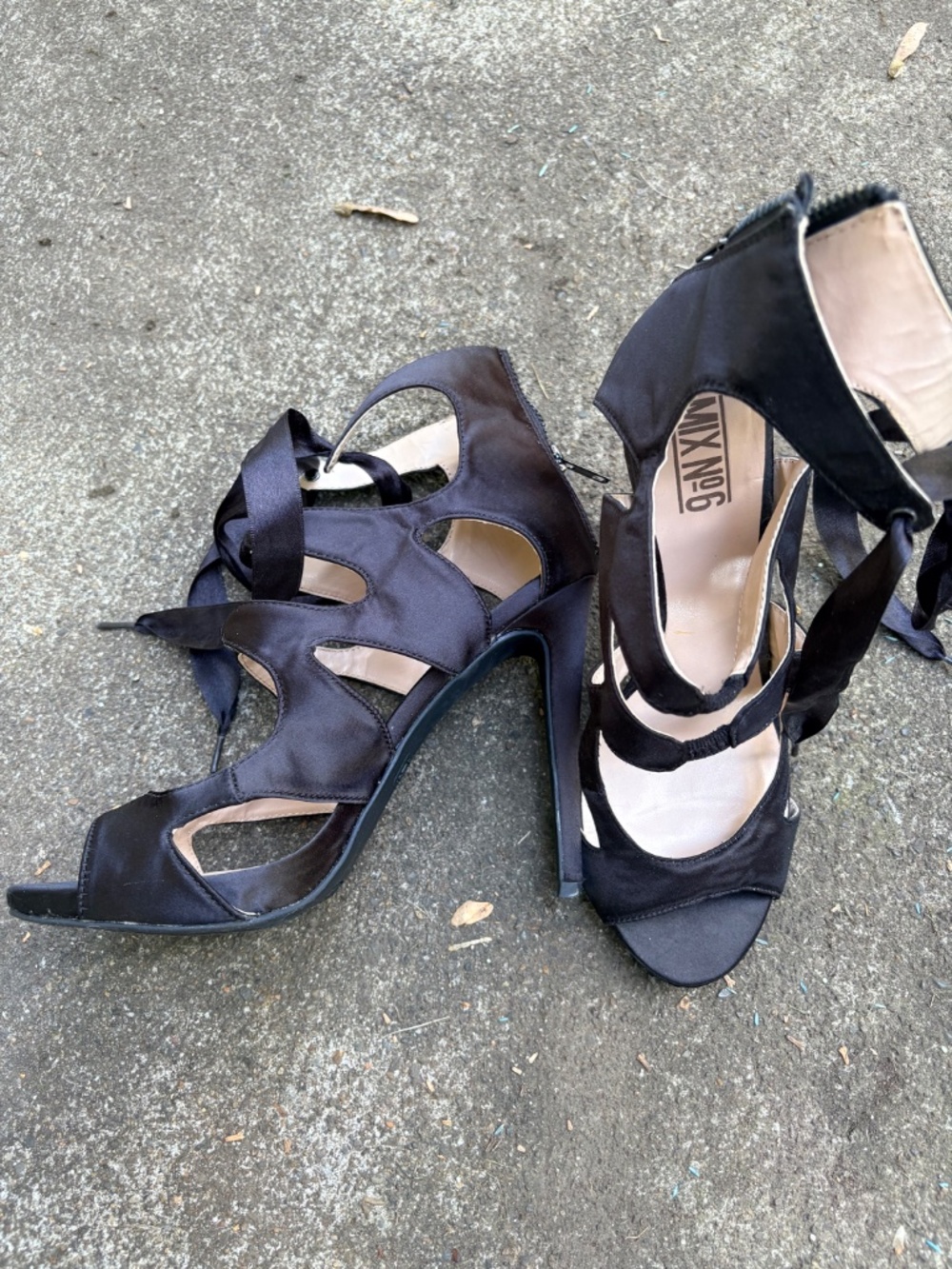 Heels - Picture 2 of 3